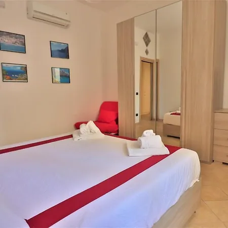 Апартаменти Yourhome - New