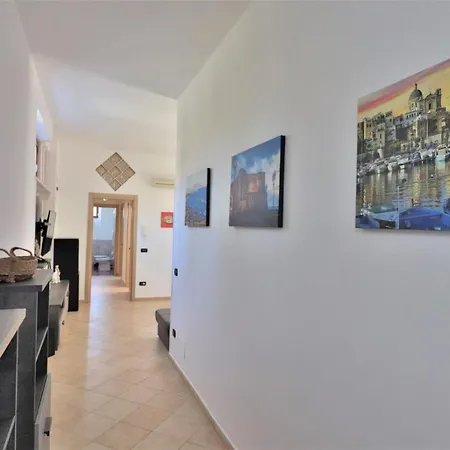 Апартаменти Yourhome - New *